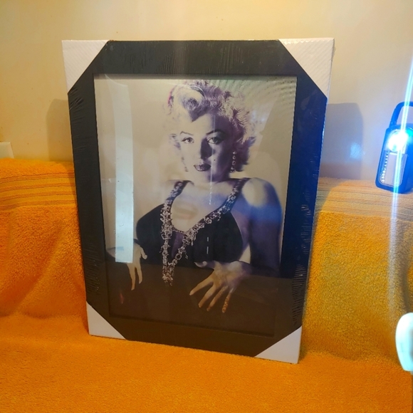 Swarovski réunit les robes de cristal de Marilyn Monroe et Beyoncé